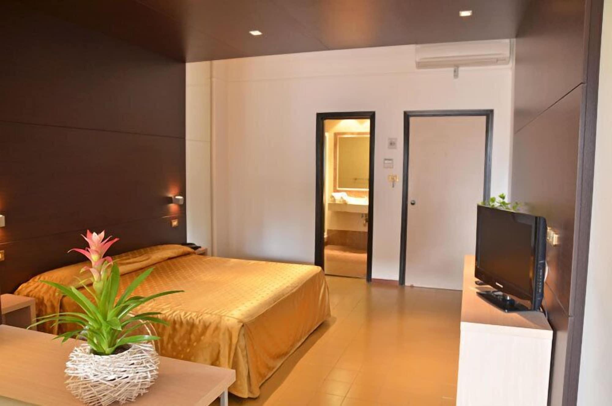 Montesilvano Marina Grand Eurhotel מראה חיצוני תמונה