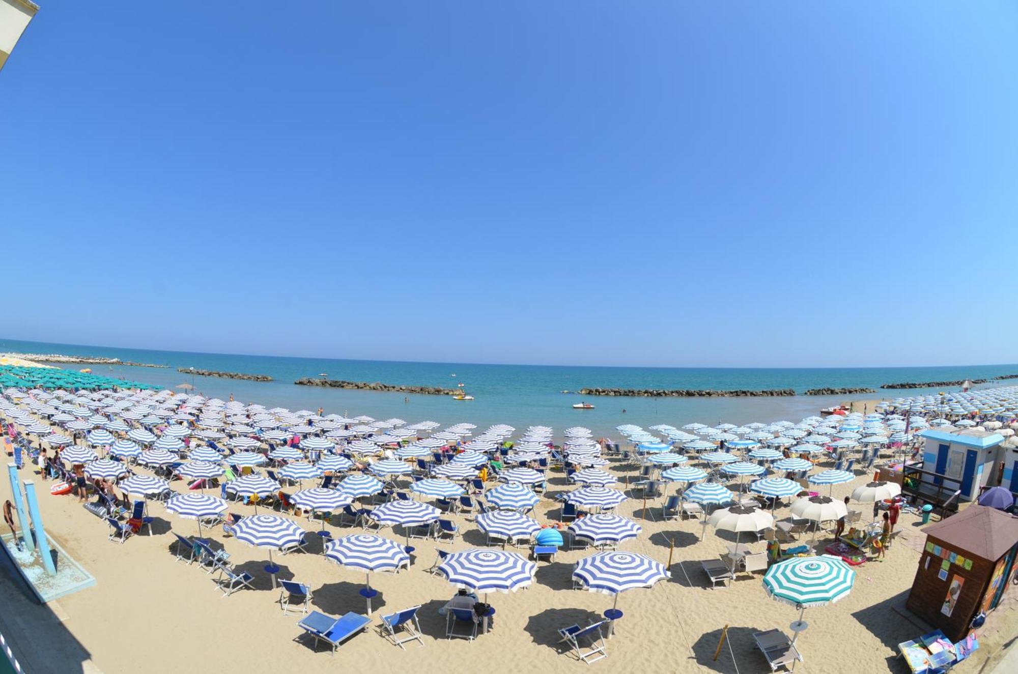 Montesilvano Marina Grand Eurhotel מראה חיצוני תמונה