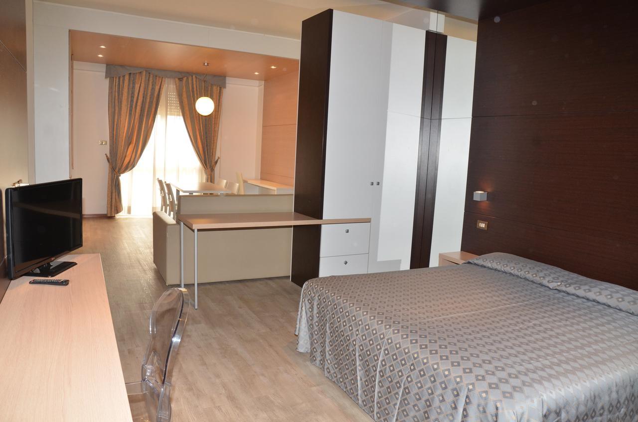Montesilvano Marina Grand Eurhotel מראה חיצוני תמונה