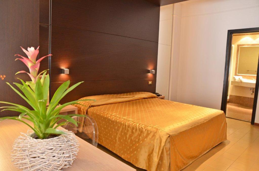 Montesilvano Marina Grand Eurhotel מראה חיצוני תמונה