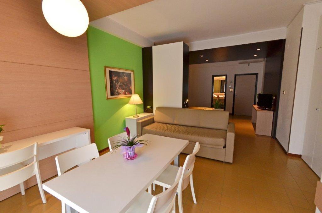 Montesilvano Marina Grand Eurhotel מראה חיצוני תמונה