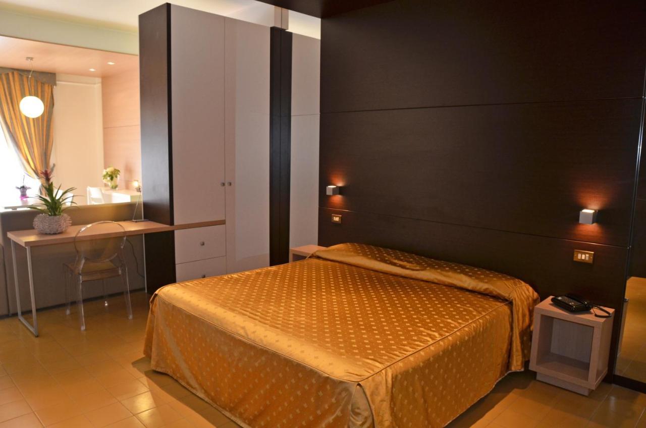 Montesilvano Marina Grand Eurhotel מראה חיצוני תמונה