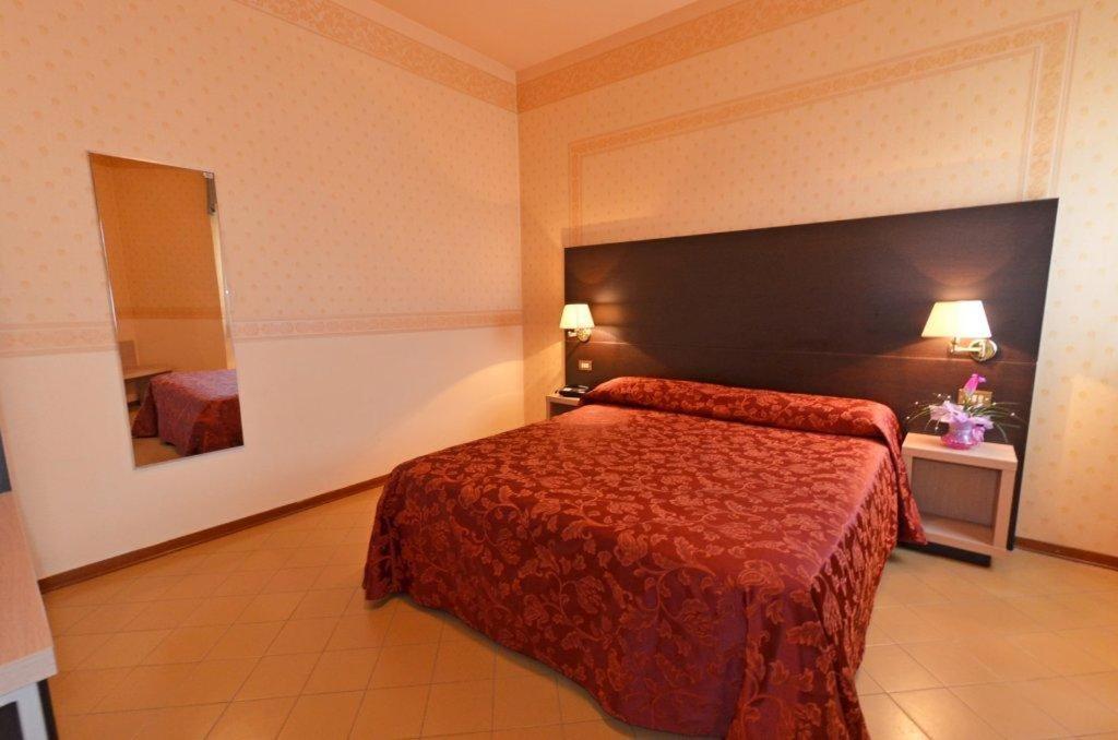 Montesilvano Marina Grand Eurhotel מראה חיצוני תמונה