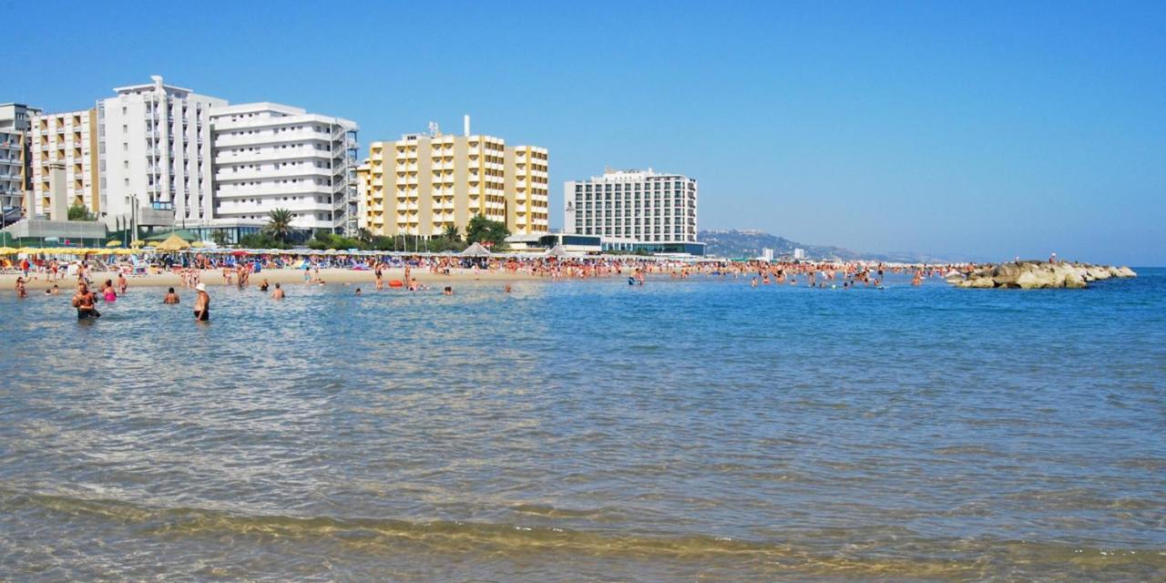 Montesilvano Marina Grand Eurhotel מראה חיצוני תמונה