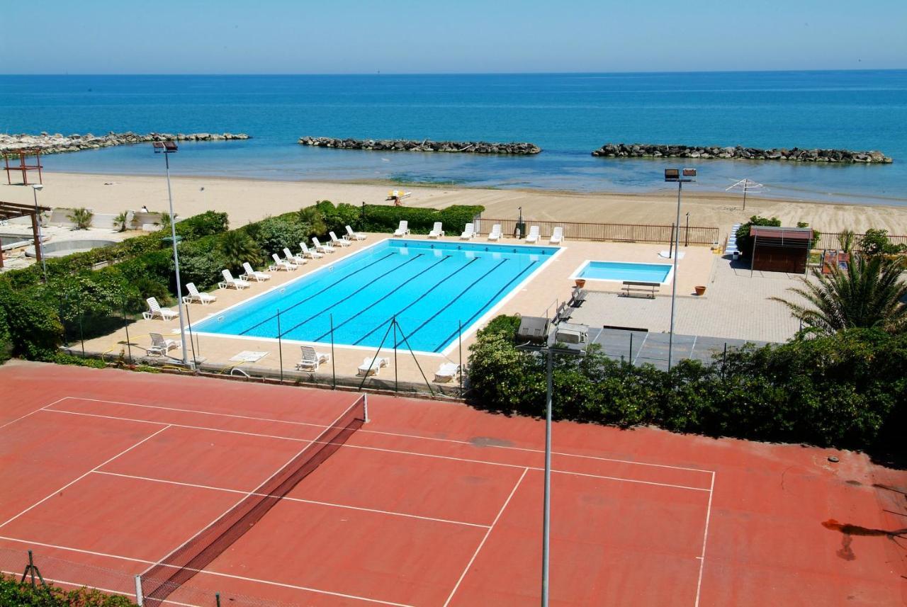 Montesilvano Marina Grand Eurhotel מראה חיצוני תמונה